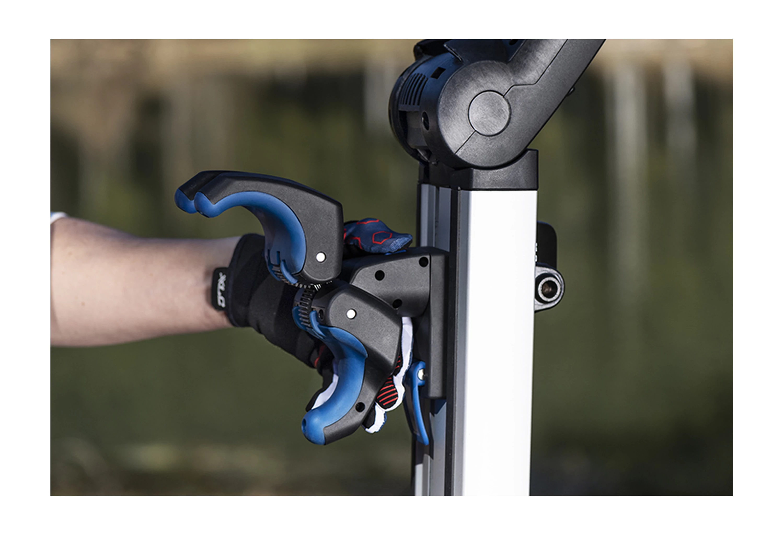 XLC Sølv Almada Work-E Xtra LED CC-C07 cykelholder