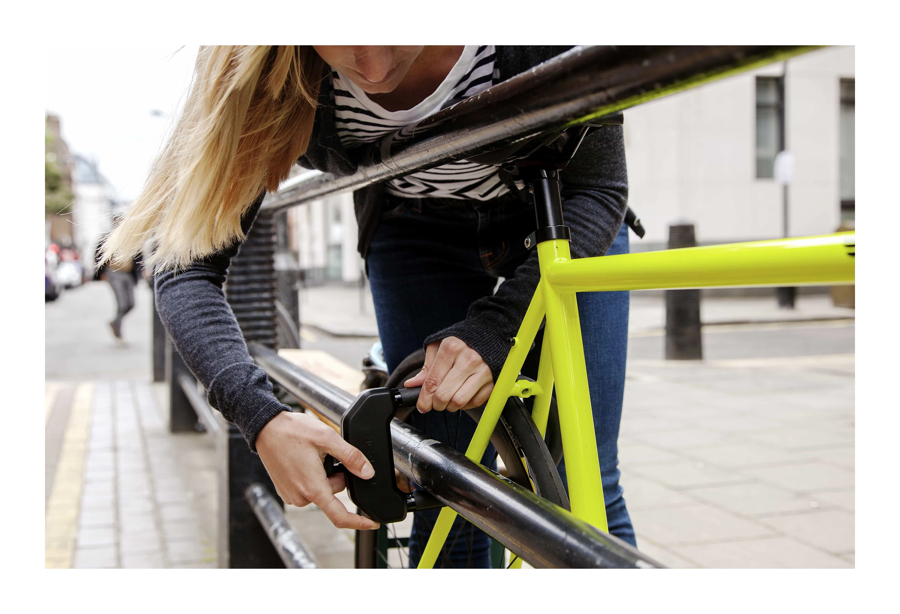 Hiplok Sort DC U-Lock med kabel