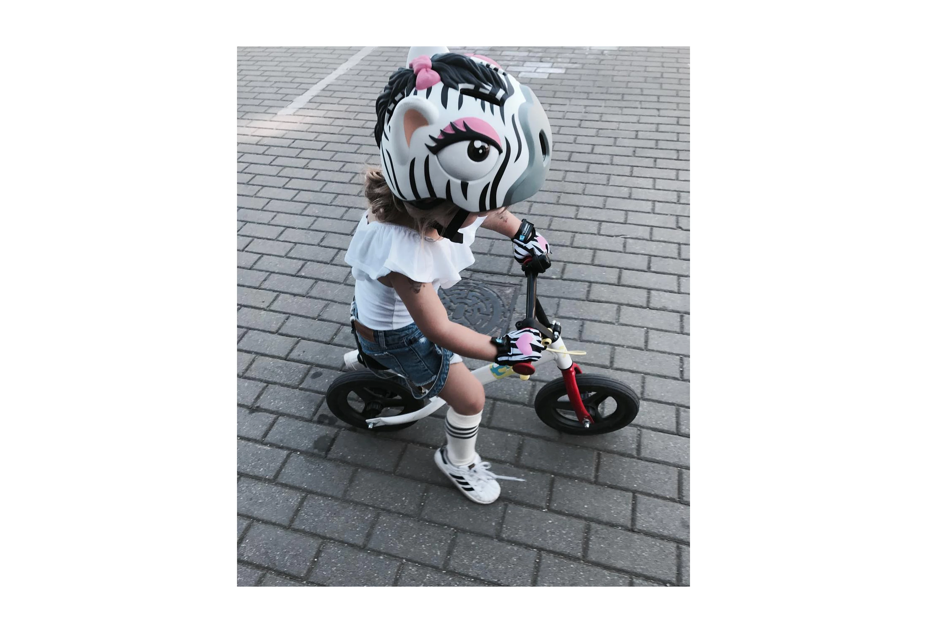 Crazy Safety Hvid Zebra cykelhjelm