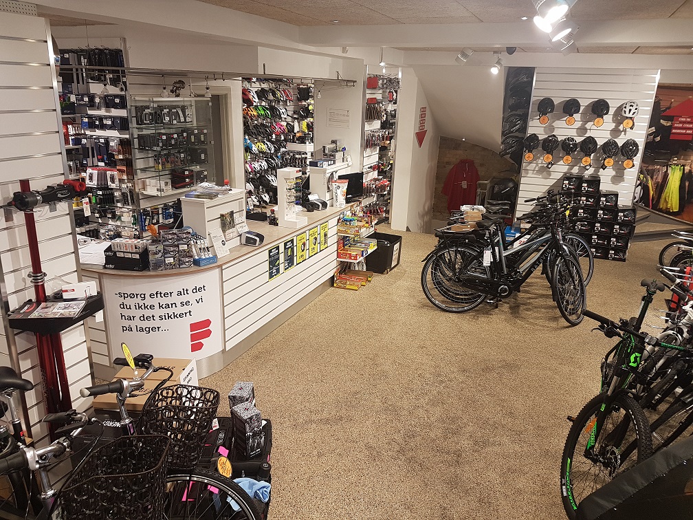 Images Fribikeshop Findbutik Norresundby Galleri 2 20161013 094347