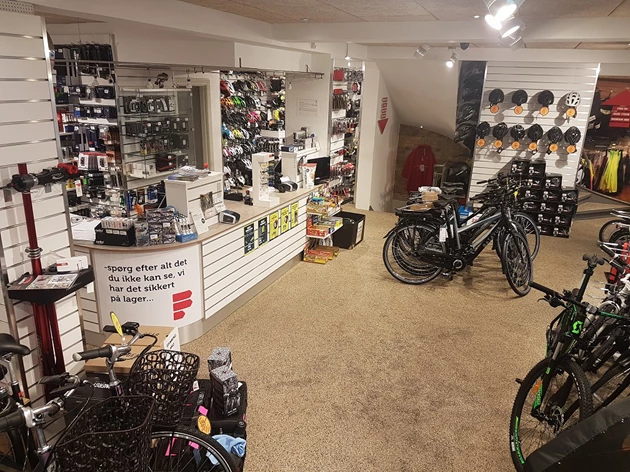 Images Fribikeshop Findbutik Norresundby Galleri 2 20161013 094347