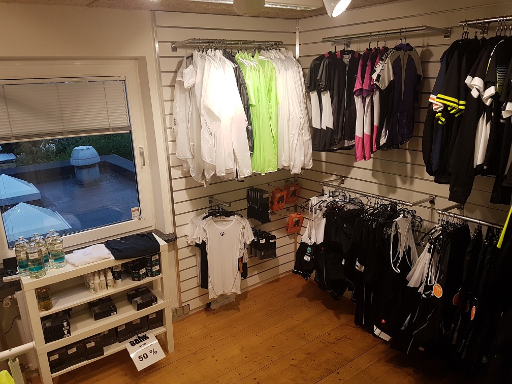 Images Fribikeshop Findbutik Norresundby Galleri 2 20161013 094243