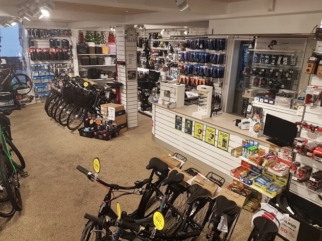Images Fribikeshop Findbutik Norresundby Galleri 2 20161013 094319
