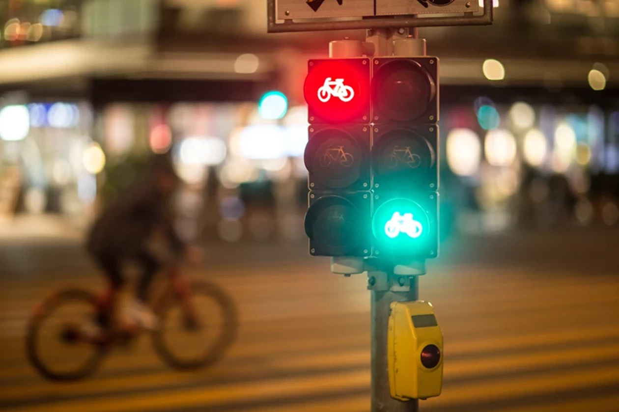 Lyskryds Med Roed Og Groen Cykel